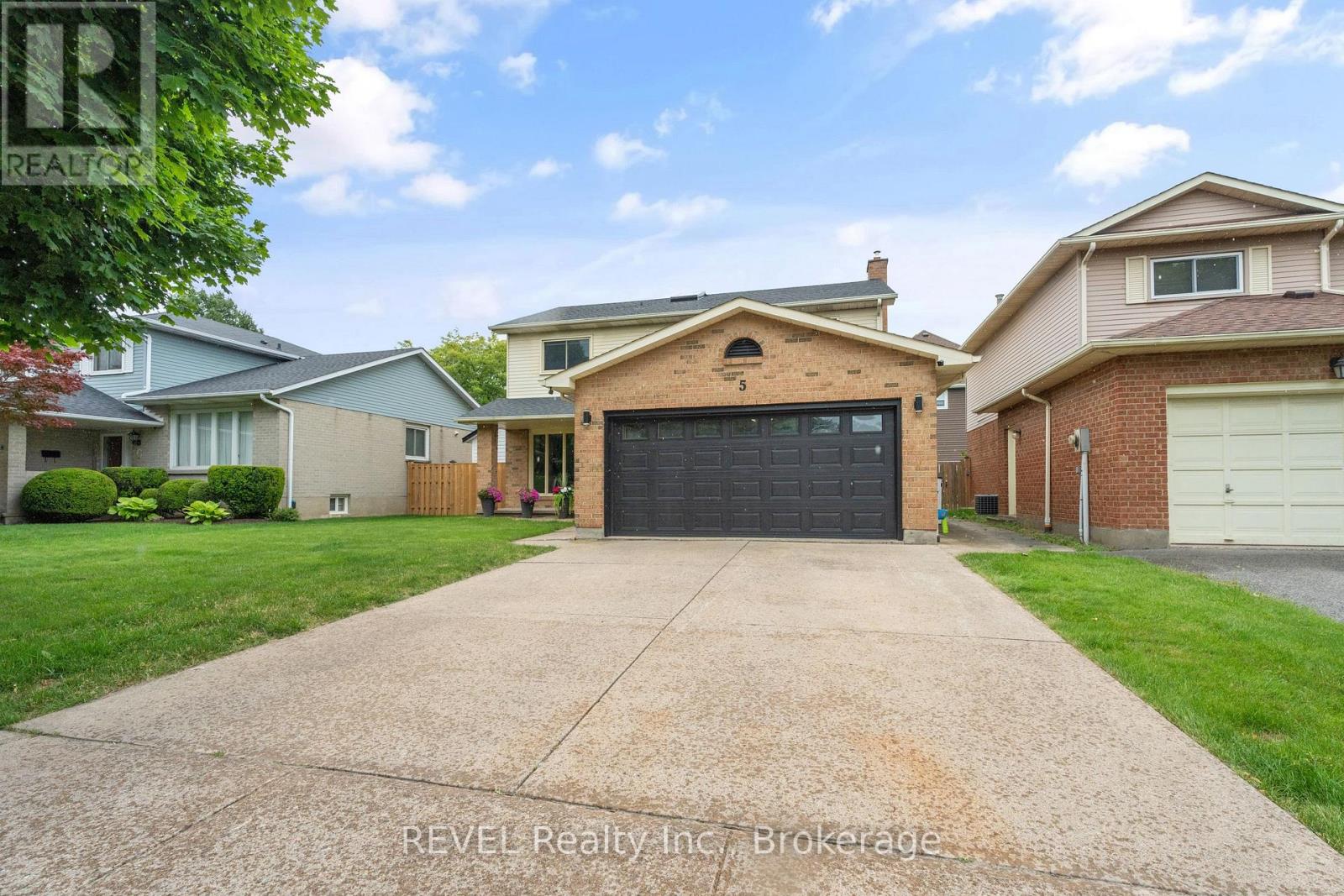5 Elderwood Drive, St. Catharines (Grapeview), Ontario  L2S 3E7 - Photo 3 - X12198046