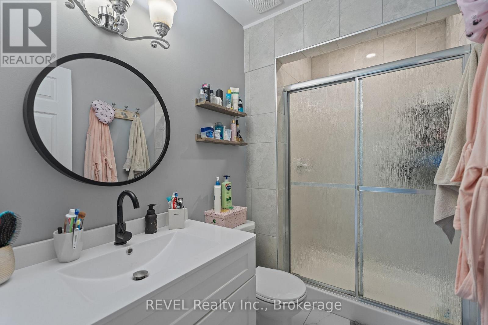 5 Elderwood Drive, St. Catharines (Grapeview), Ontario  L2S 3E7 - Photo 31 - X12198046
