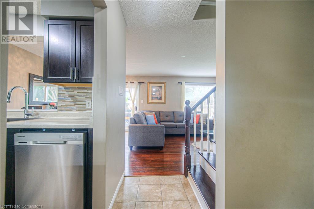 56 Whittaker Crescent, Cambridge, Ontario N1T 1Y7 - Photo 6 - 40733651