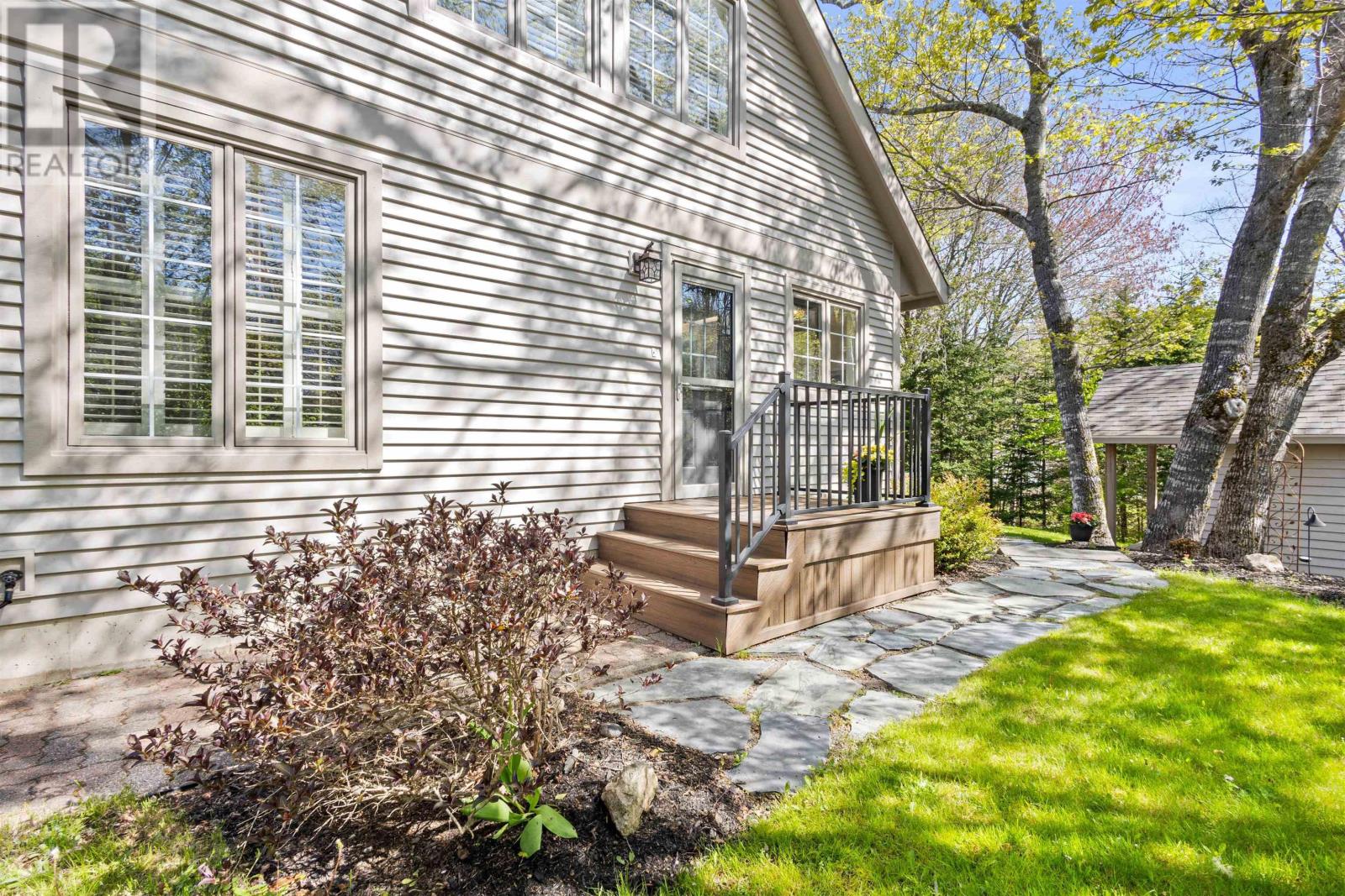 Property at 158 Buckingham Drive image 4