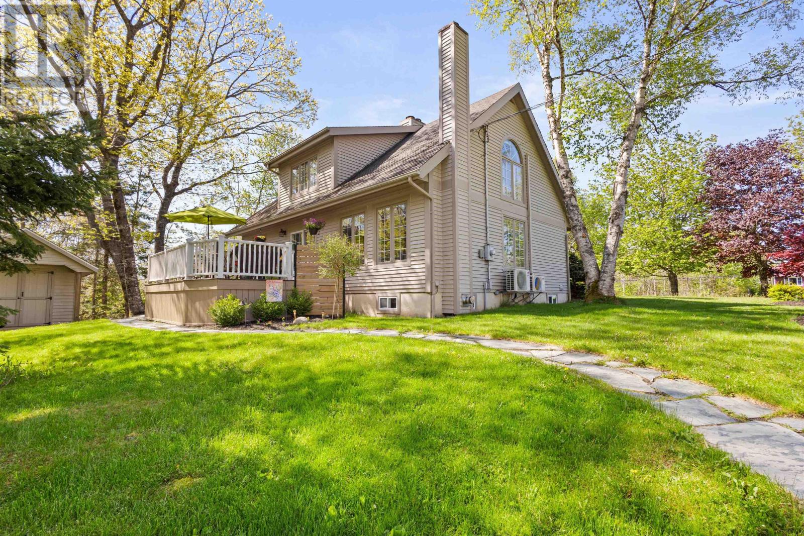 Property at 158 Buckingham Drive image 3