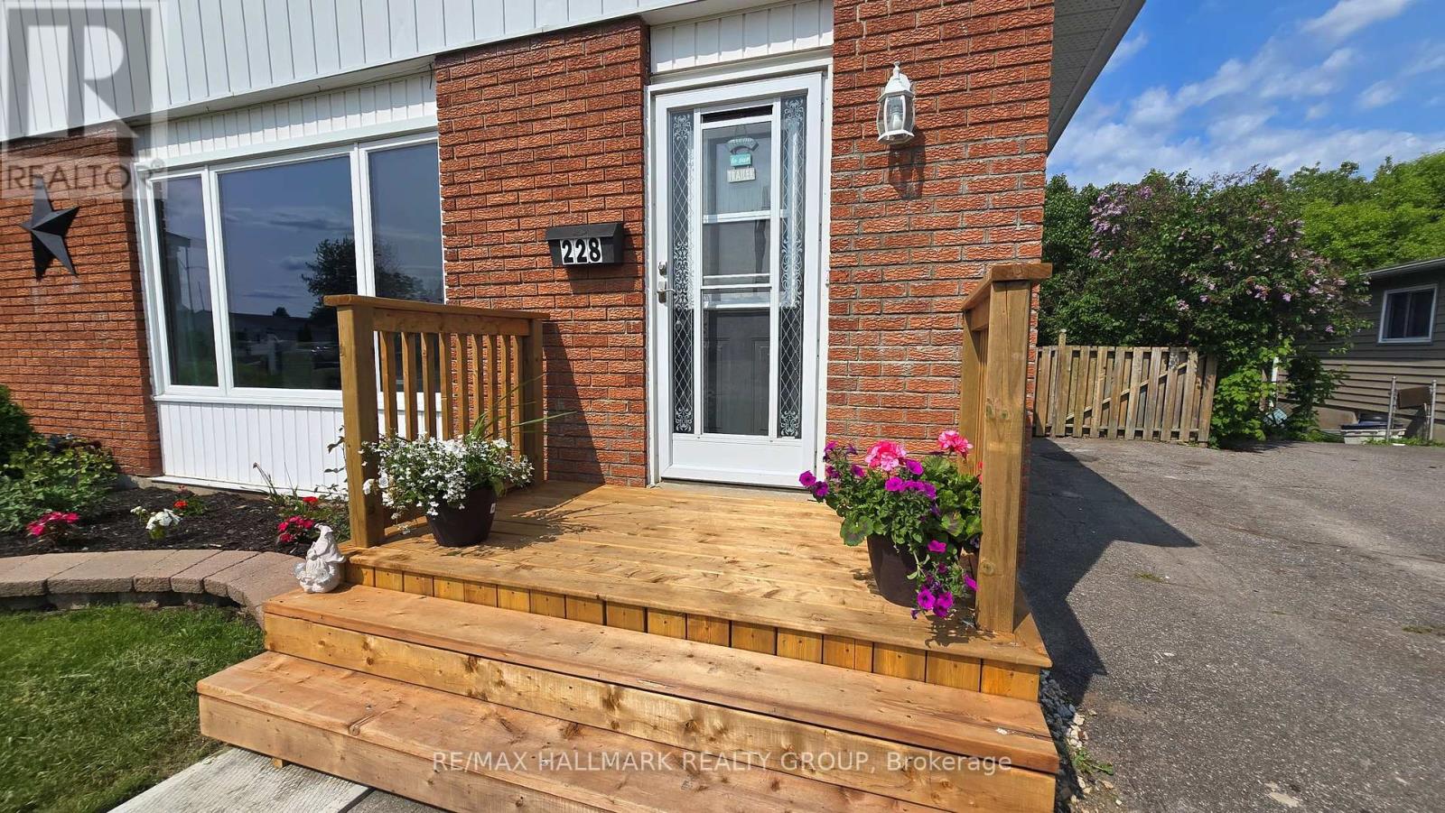 Property at 228 AIRTH BOULEVARD image 3