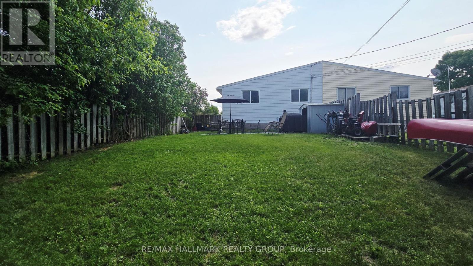 228 Airth Boulevard, Renfrew, Ontario  K7V 2J8 - Photo 8 - X12198052