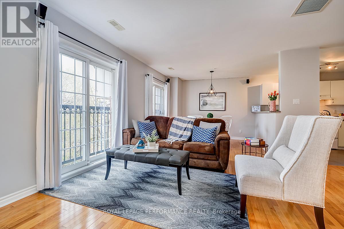 J - 313 St Patrick Street, Ottawa, Ontario  K1N 5K6 - Photo 5 - X12198164