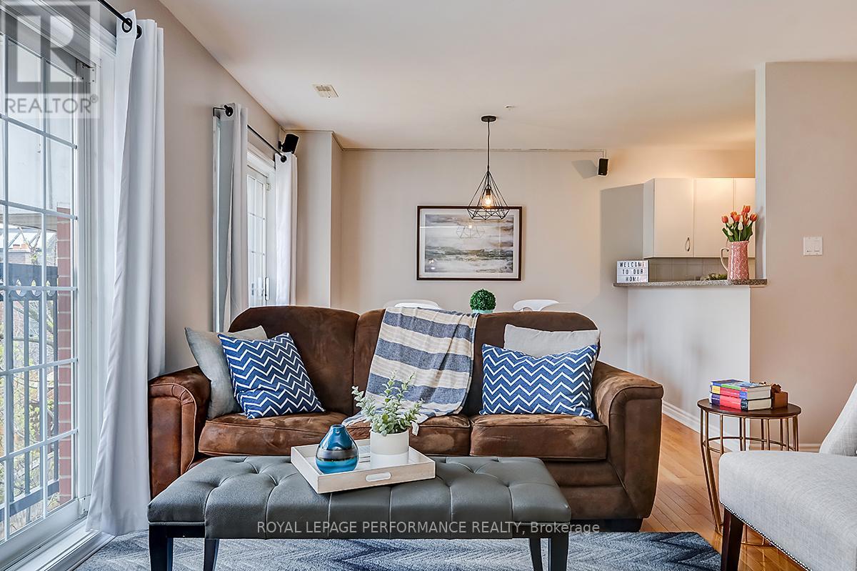 J - 313 St Patrick Street, Ottawa, Ontario  K1N 5K6 - Photo 7 - X12198164