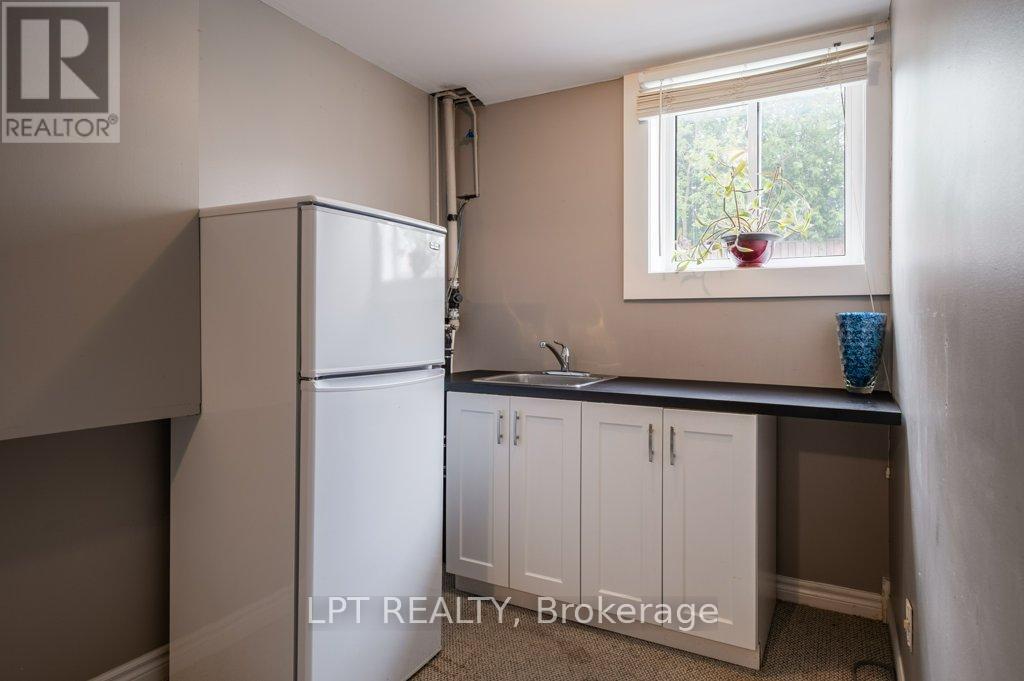 304 Sunrise Crescent, Kingston, Ontario  K7M 8C3 - Photo 35 - X12198175