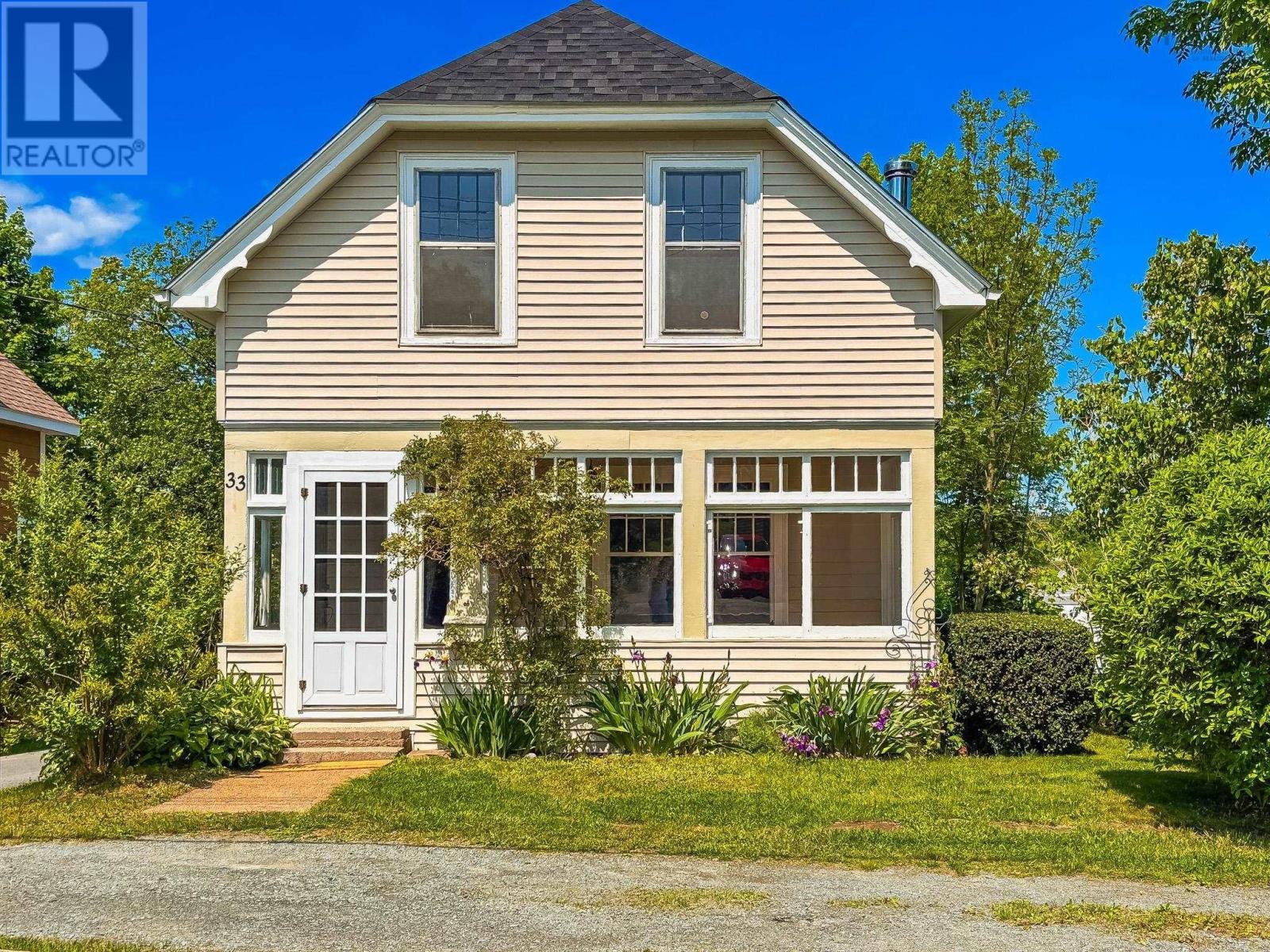 Property at 33 St Andrews Street image 1