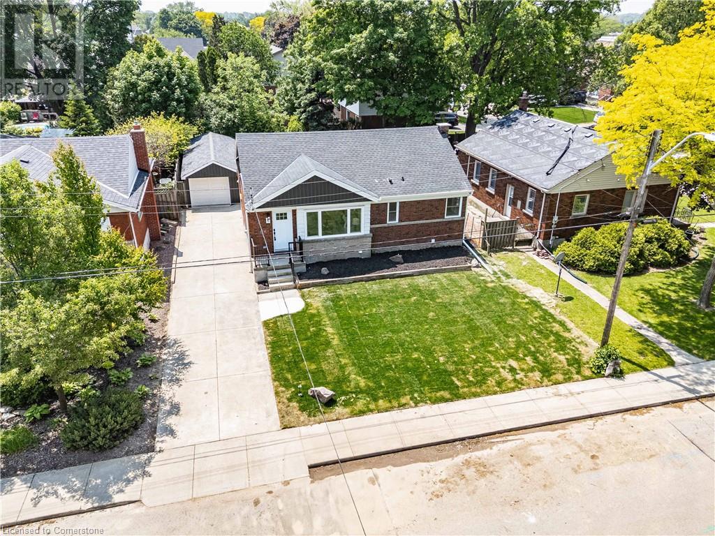 6 MULOCK Avenue, hamilton, Ontario