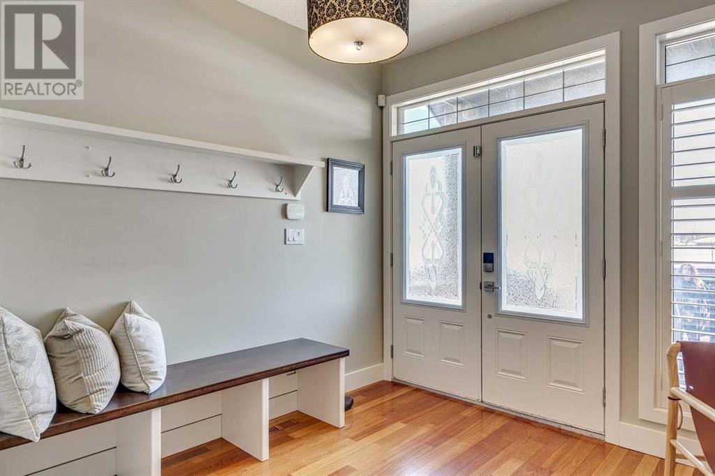 Property at 1732 50 Avenue SW image 3