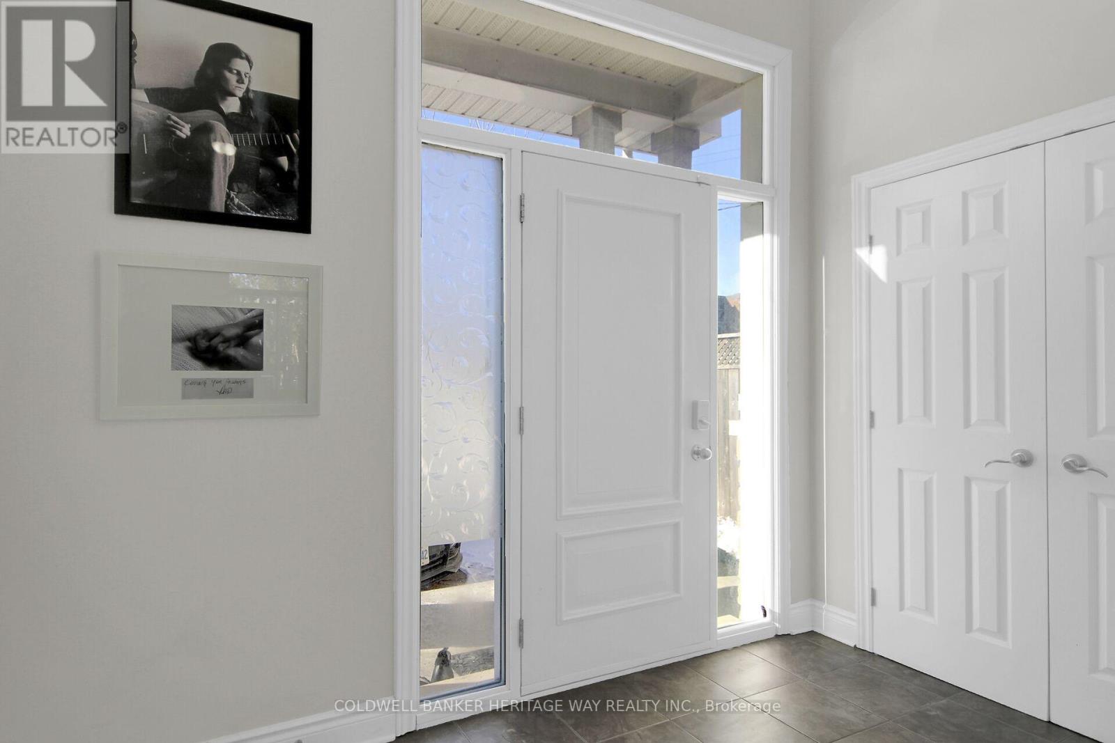 Property at 835 WOODROFFE AVENUE image 4