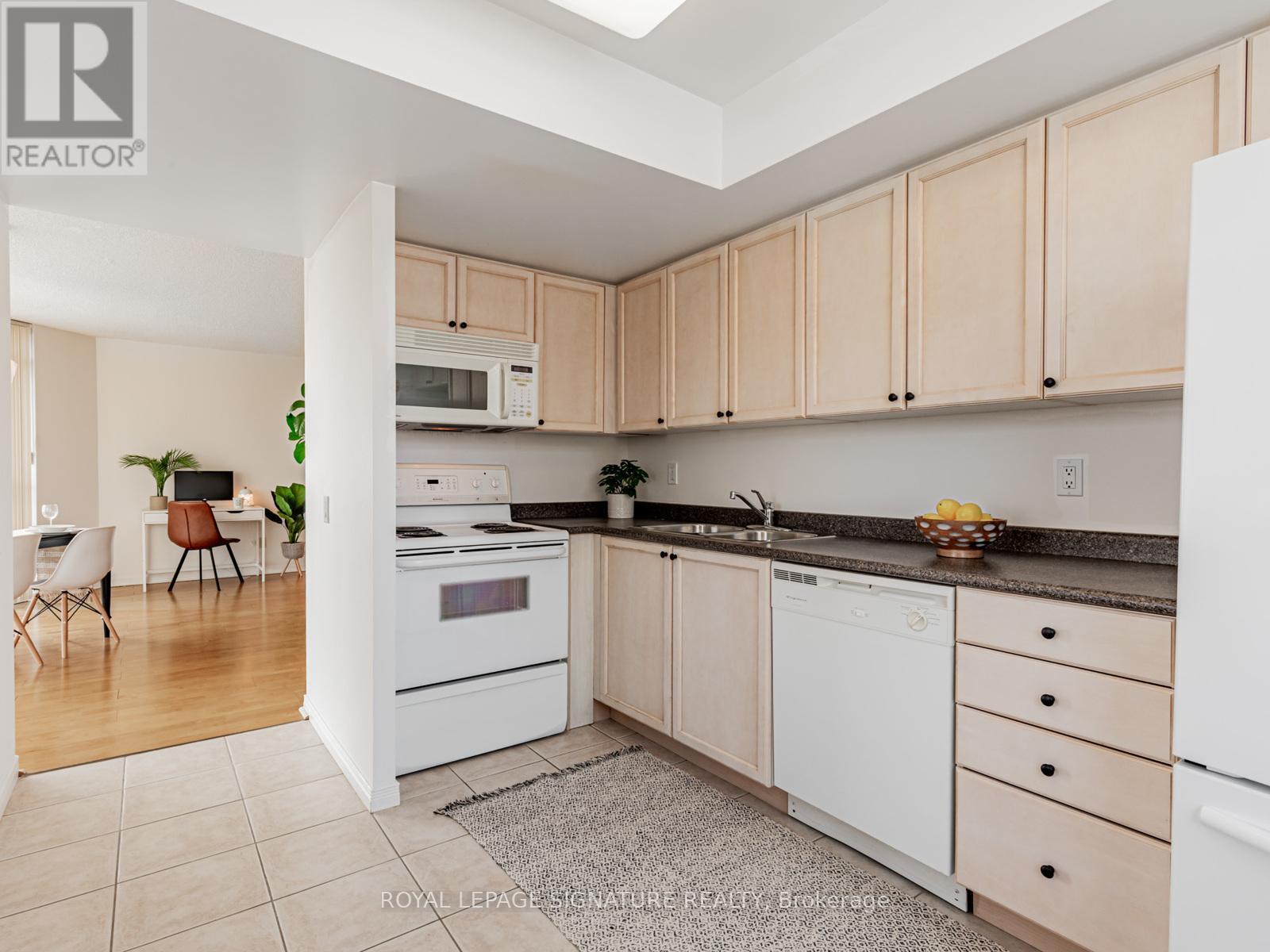 2702 - 30 Harrison Garden Boulevard, Toronto (Willowdale East), Ontario  M2N 7A9 - Photo 8 - C12198067