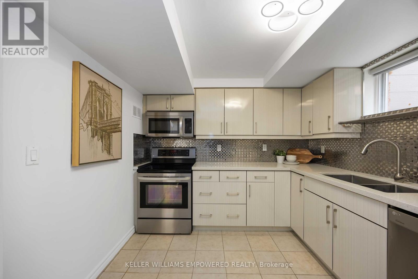 112 Kingslake Road, Toronto, Ontario  M2J 3E8 - Photo 27 - C12198133
