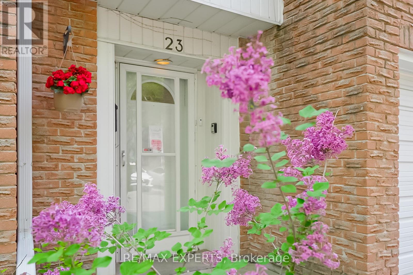 23 Thimble Berry Way, Toronto, Ontario  M2H 3K6 - Photo 2 - C12198148