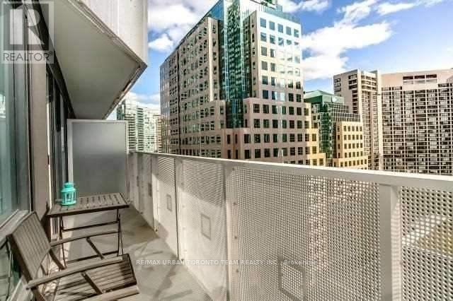 2009 - 88 Harbour Street, Toronto, Ontario  M5J 0C3 - Photo 8 - C12198153