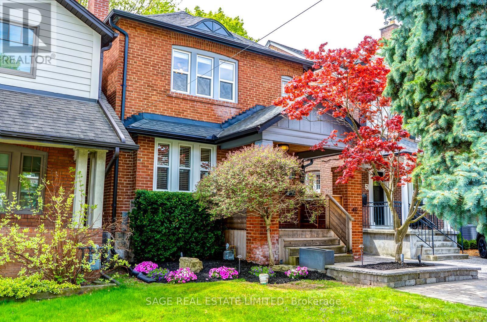 49 Melrose Avenue, Toronto, Ontario  M5M 1Y6 - Photo 2 - C12198174