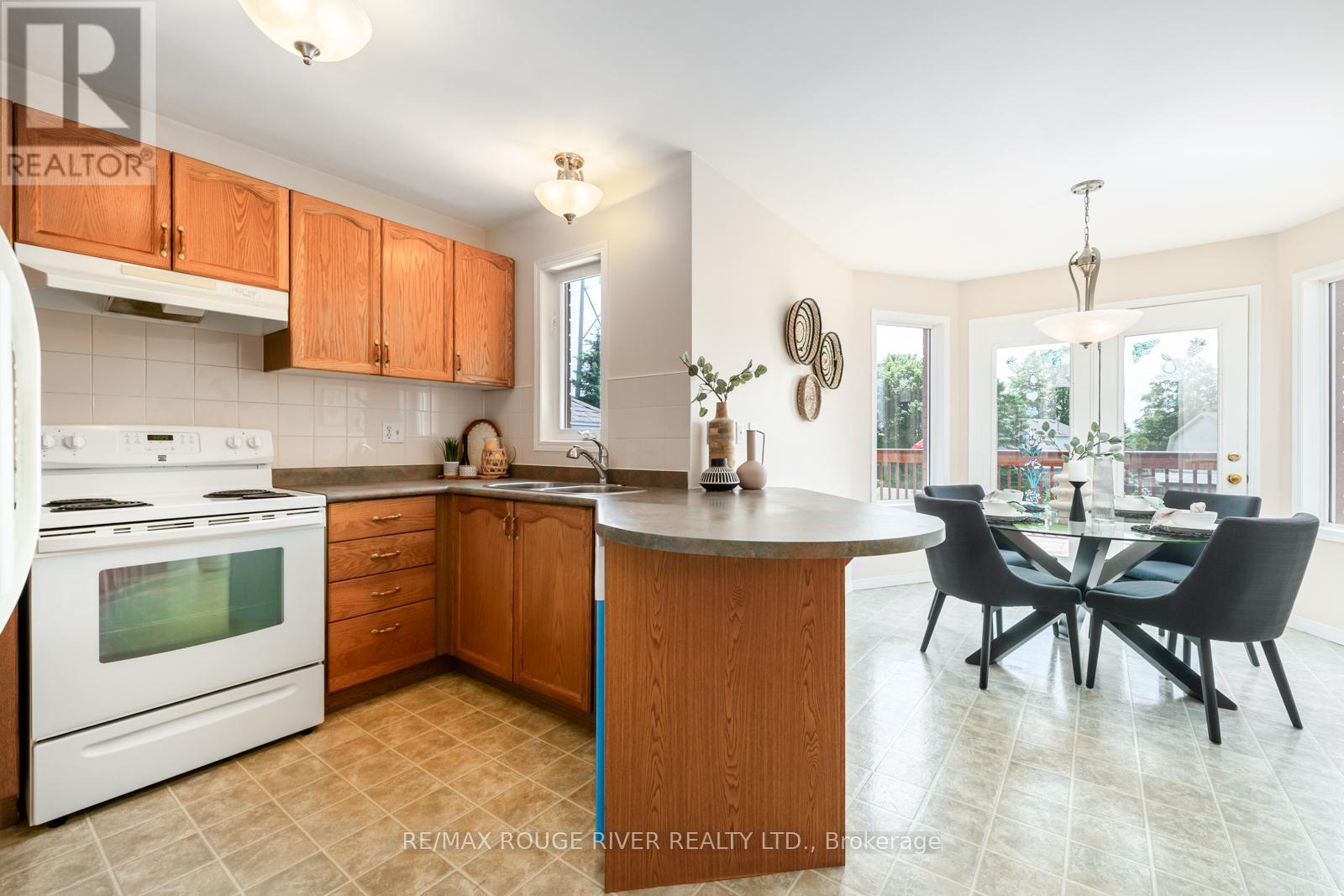 887 Beatrice Street E, Oshawa, Ontario  L1K 2H8 - Photo 9 - E12198387