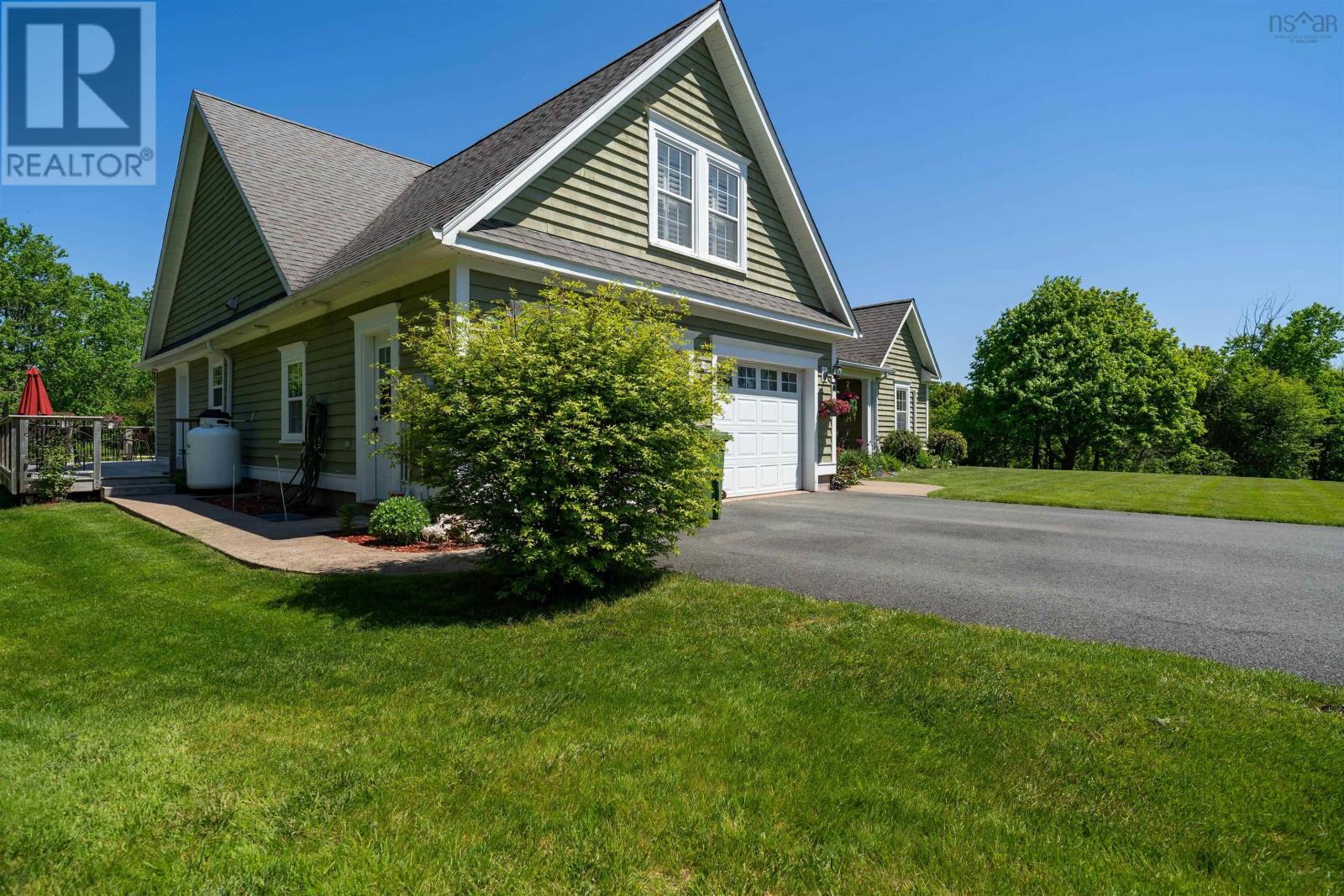 Property at 949 Centennial Drive image 4