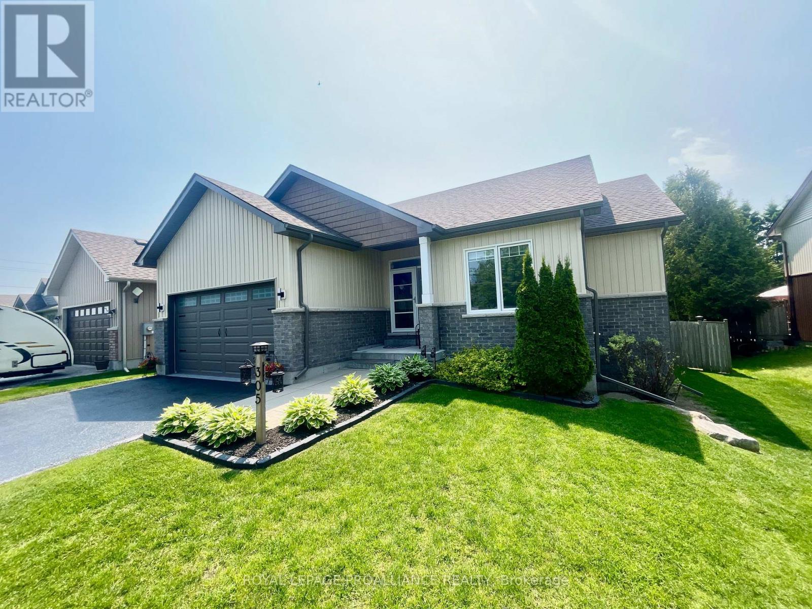 Property at 305 RAGLAN STREET image 3