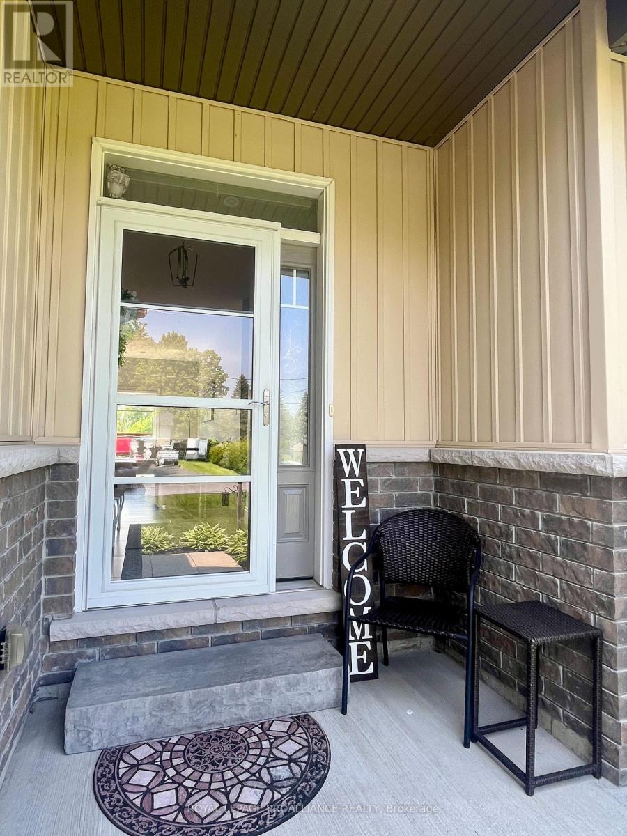 Property at 305 RAGLAN STREET image 5