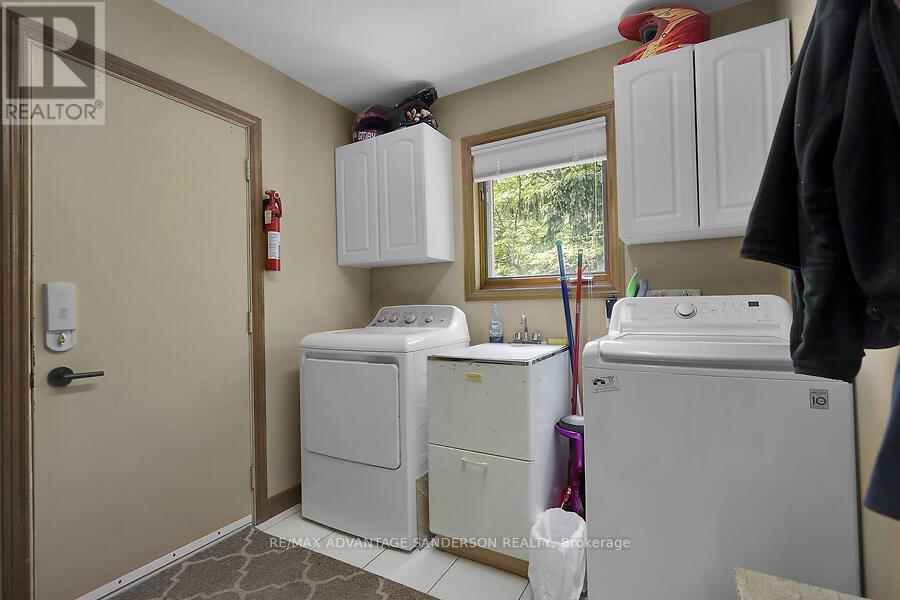 1400 Rabbitwood Court, North Middlesex (Alisa Craig), Ontario  N0M 1A0 - Photo 30 - X12198343
