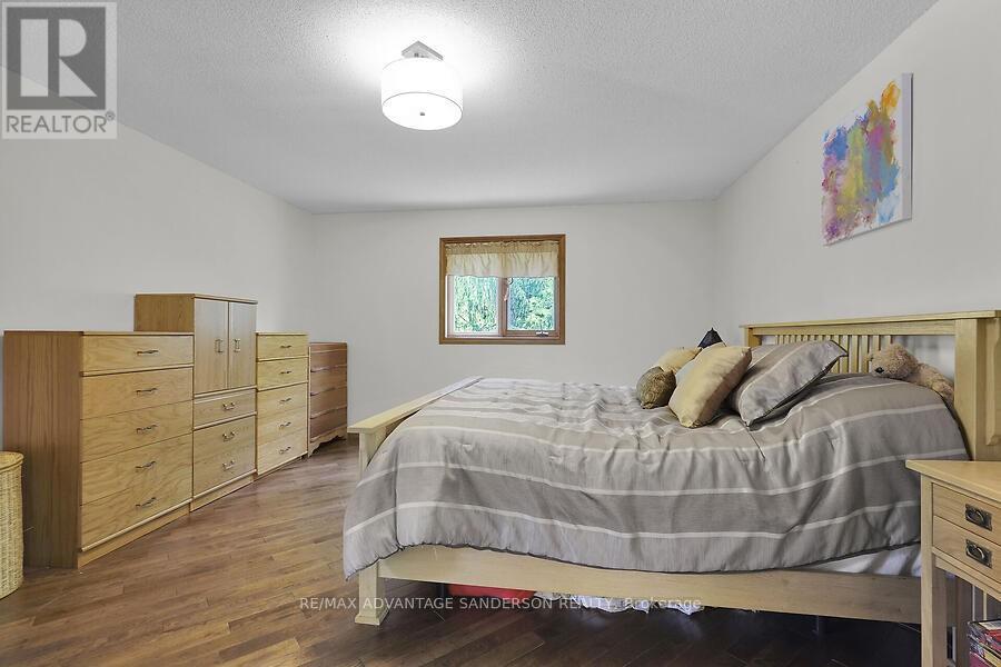 1400 Rabbitwood Court, North Middlesex (Alisa Craig), Ontario  N0M 1A0 - Photo 34 - X12198343