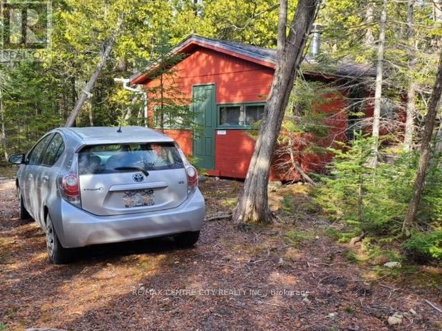 221 Dorcas Bay Road, Northern Bruce Peninsula, Ontario N0H 2R0 - Photo 1 - X12198378
