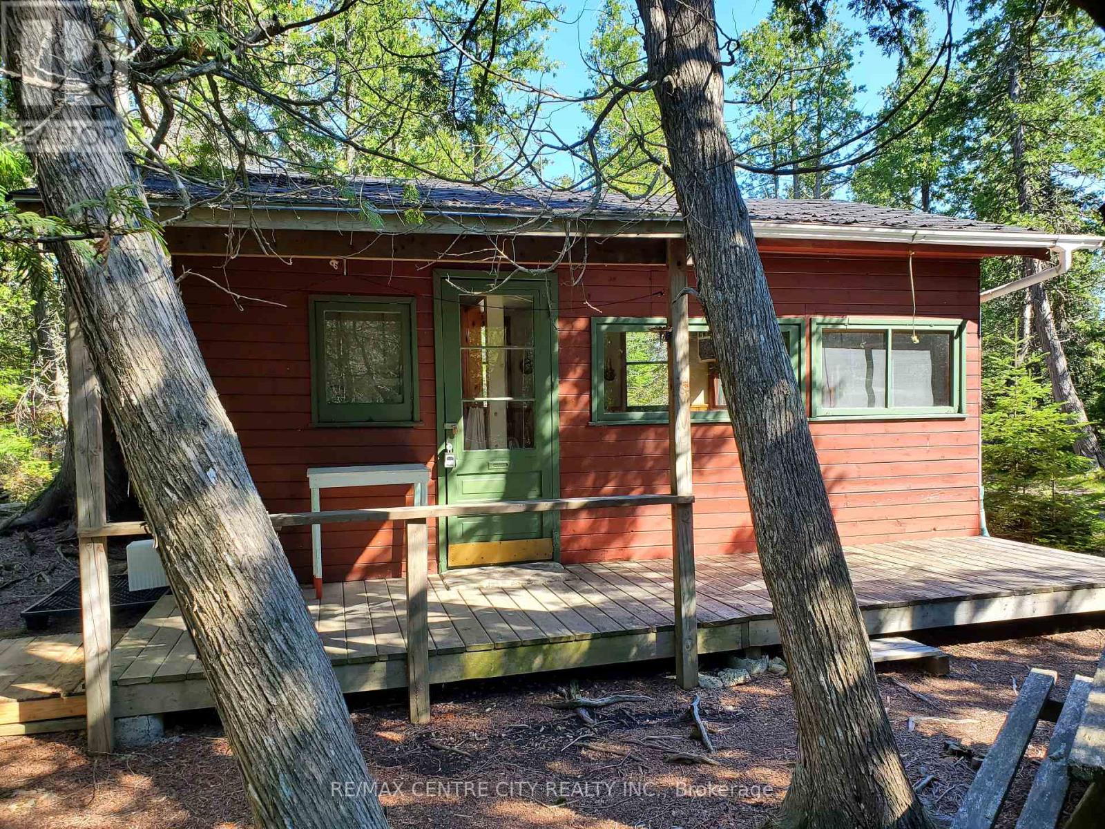 221 Dorcas Bay Road, Northern Bruce Peninsula, Ontario N0H 2R0 - Photo 3 - X12198378