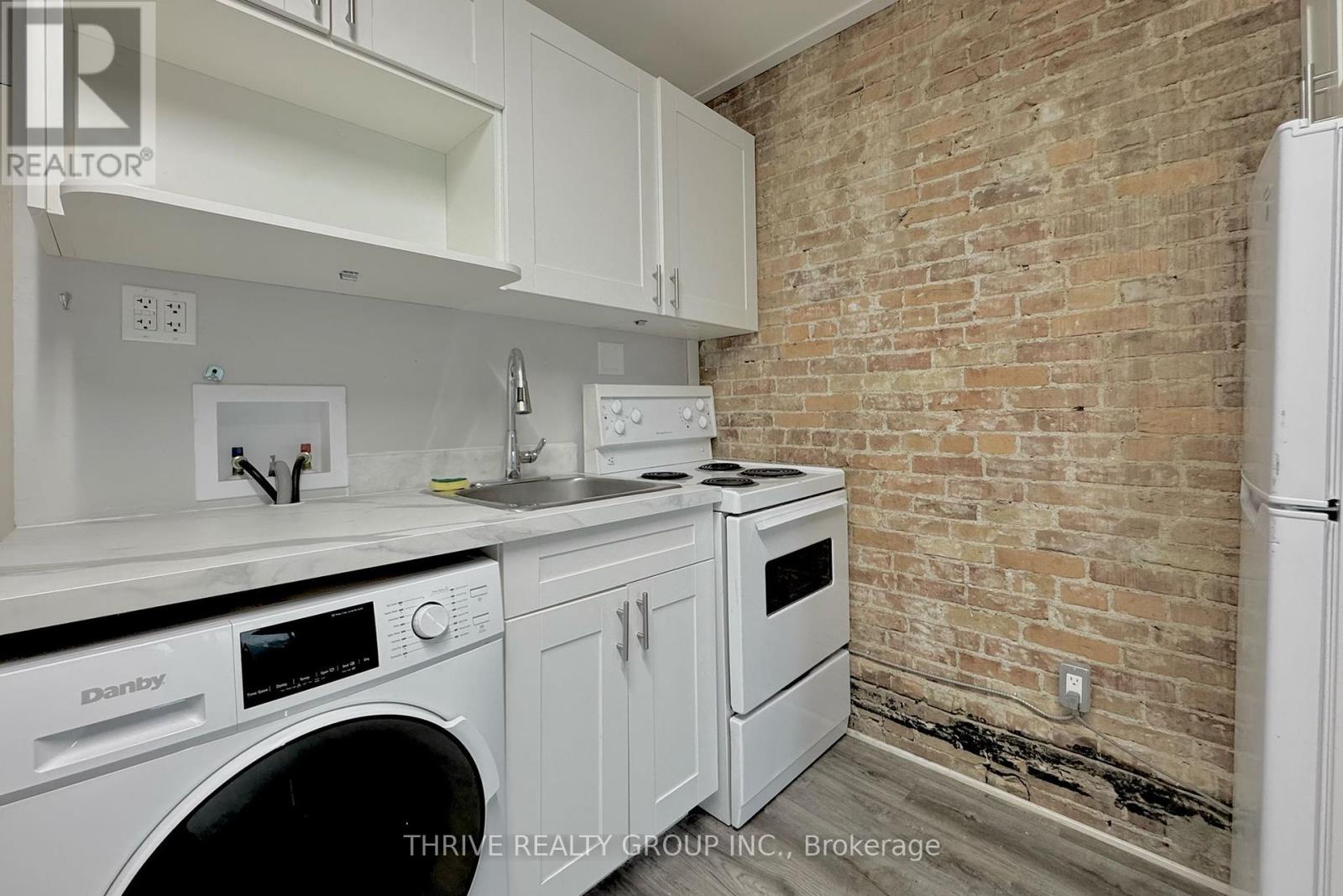 301 - 91 Thames Street S, Ingersoll, Ontario N5C 2T2 - Photo 5 - X12198448