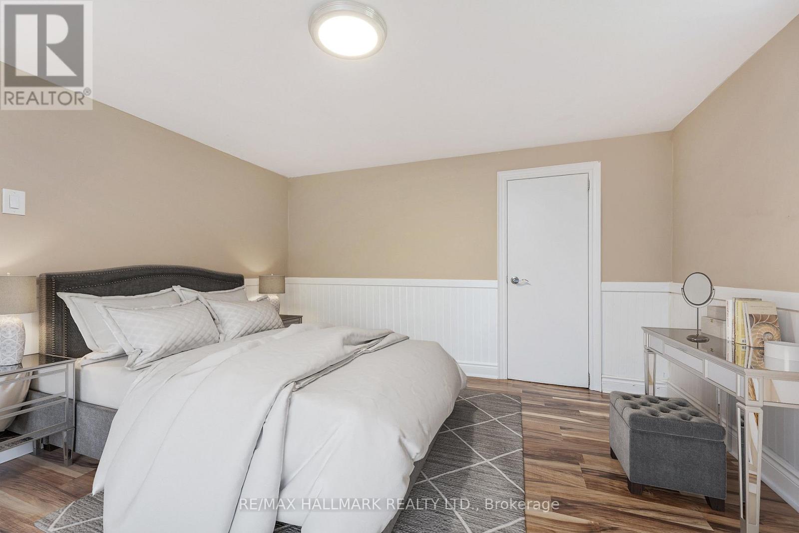 142 Meighen Avenue, Toronto, Ontario  M4B 2H9 - Photo 16 - E12198091