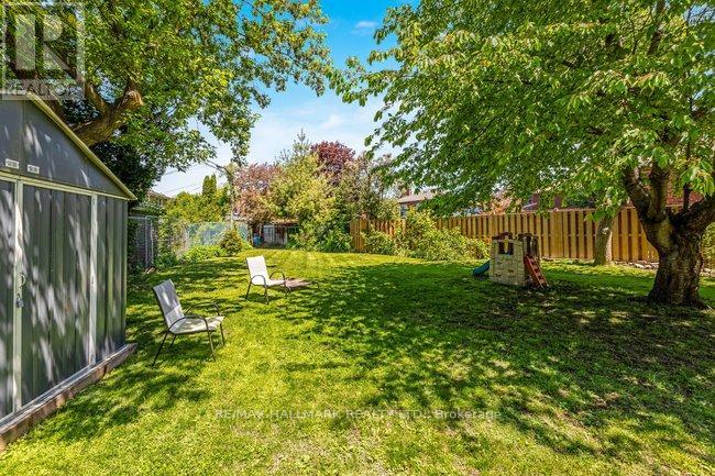 142 Meighen Avenue, Toronto, Ontario  M4B 2H9 - Photo 20 - E12198091