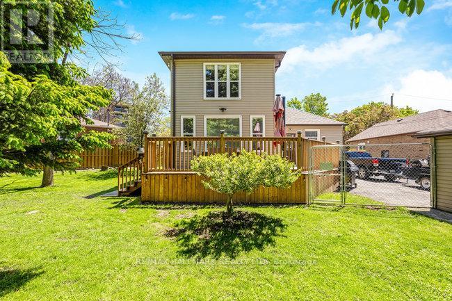 142 Meighen Avenue, Toronto, Ontario  M4B 2H9 - Photo 21 - E12198091