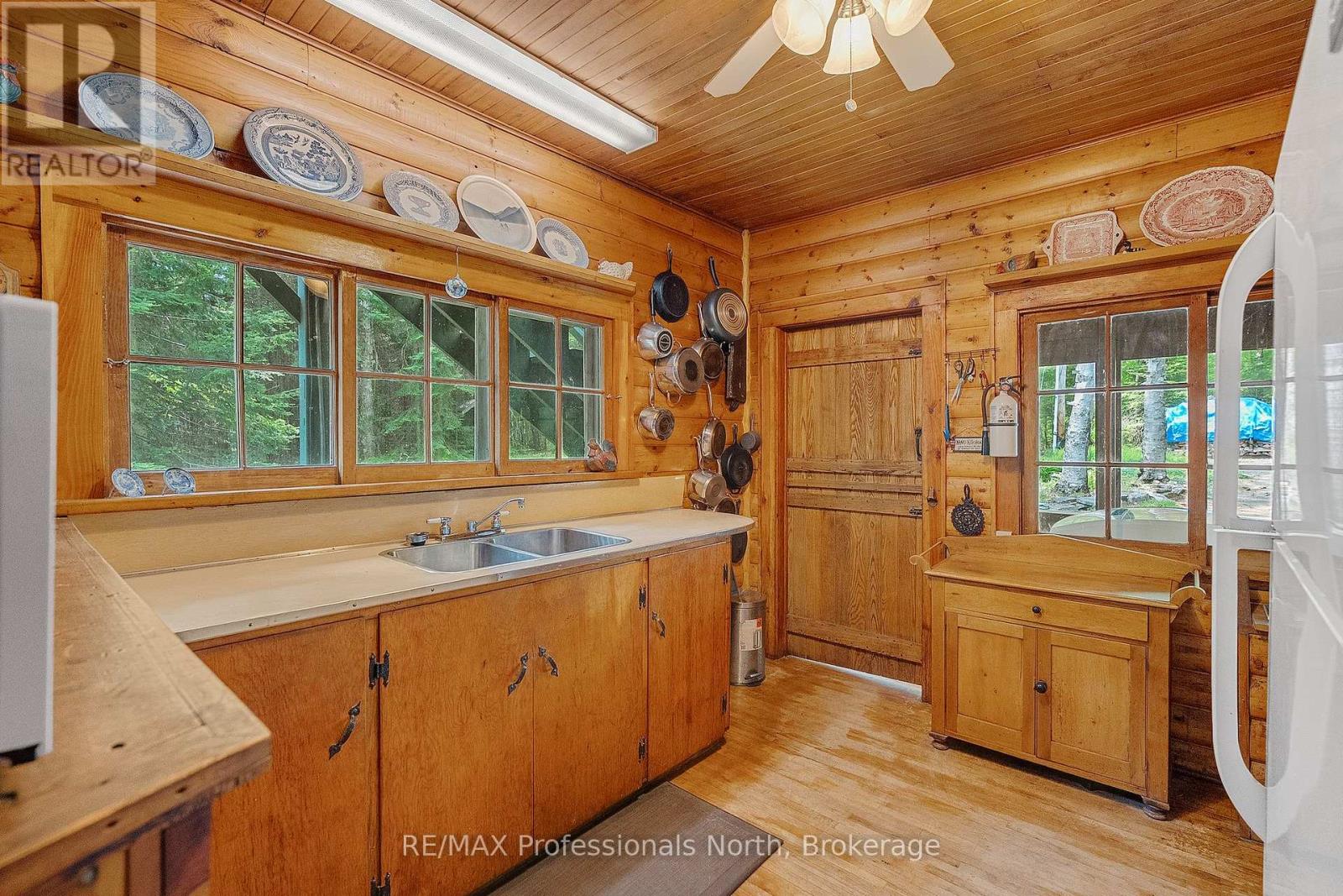 3 - 1411 Billie Bear Road, Lake Of Bays, Ontario  P1H 2J6 - Photo 11 - X12120247