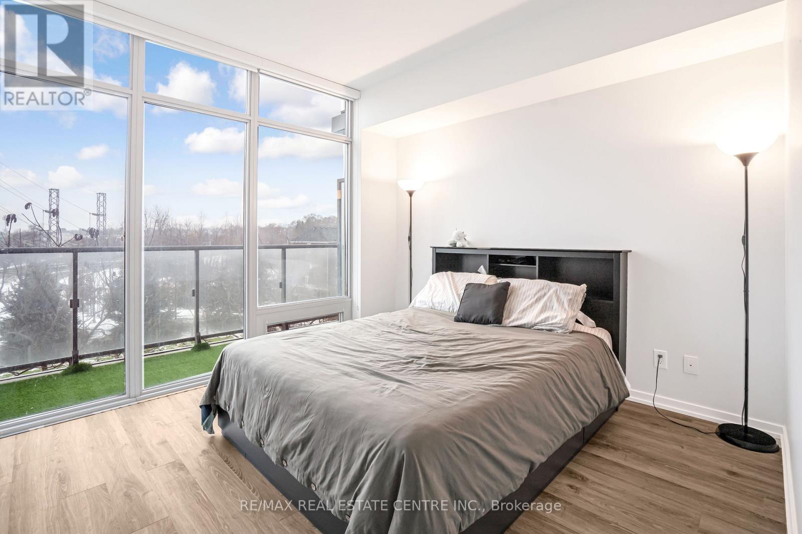 303 - 105 The Queensway Avenue, Toronto, Ontario  M6S 5B5 - Photo 10 - W12113468