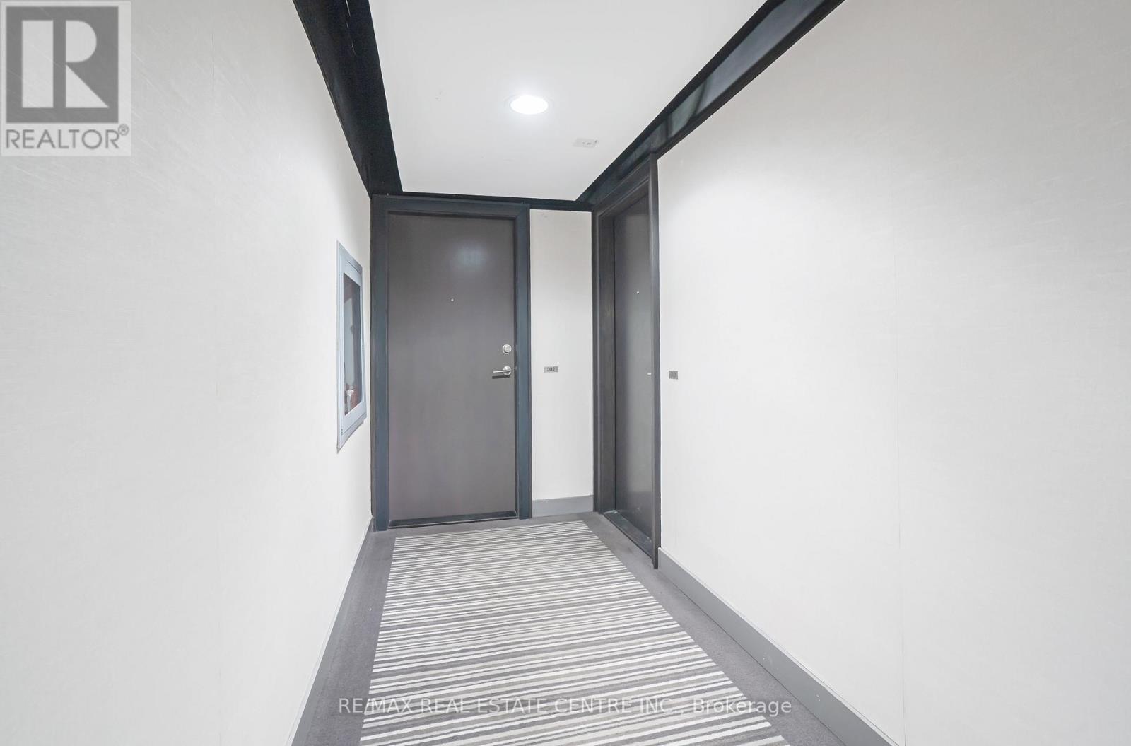 303 - 105 The Queensway Avenue, Toronto, Ontario  M6S 5B5 - Photo 2 - W12113468