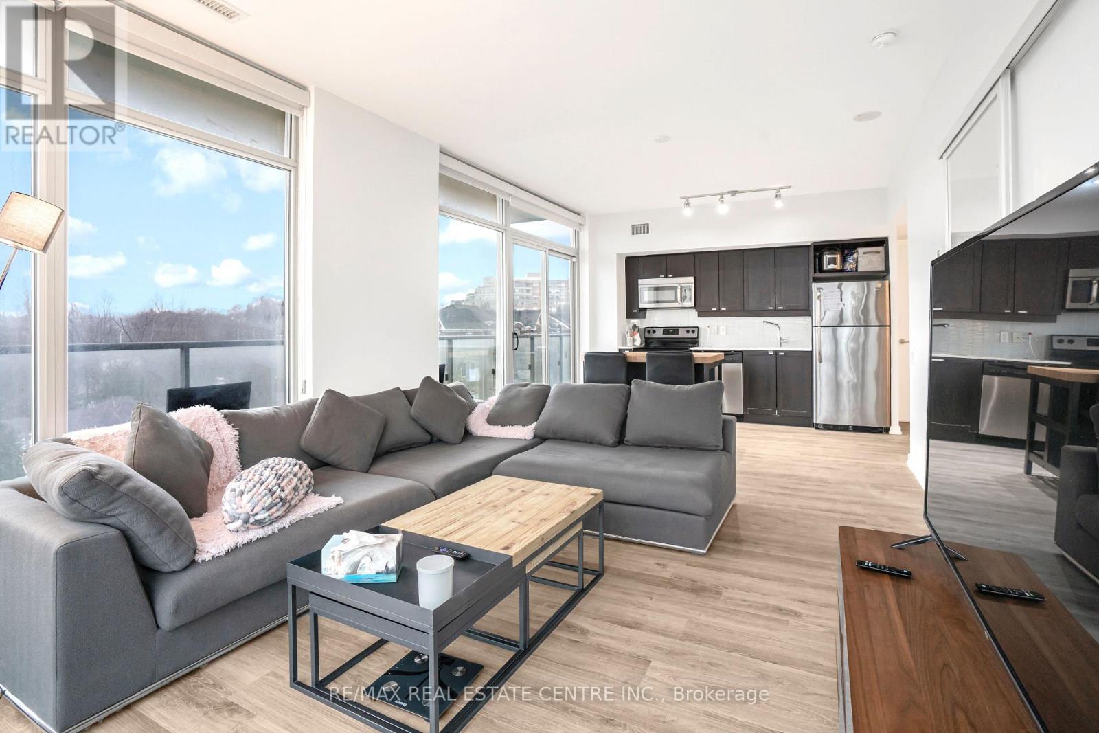 303 - 105 The Queensway Avenue, Toronto, Ontario  M6S 5B5 - Photo 12 - W12113468