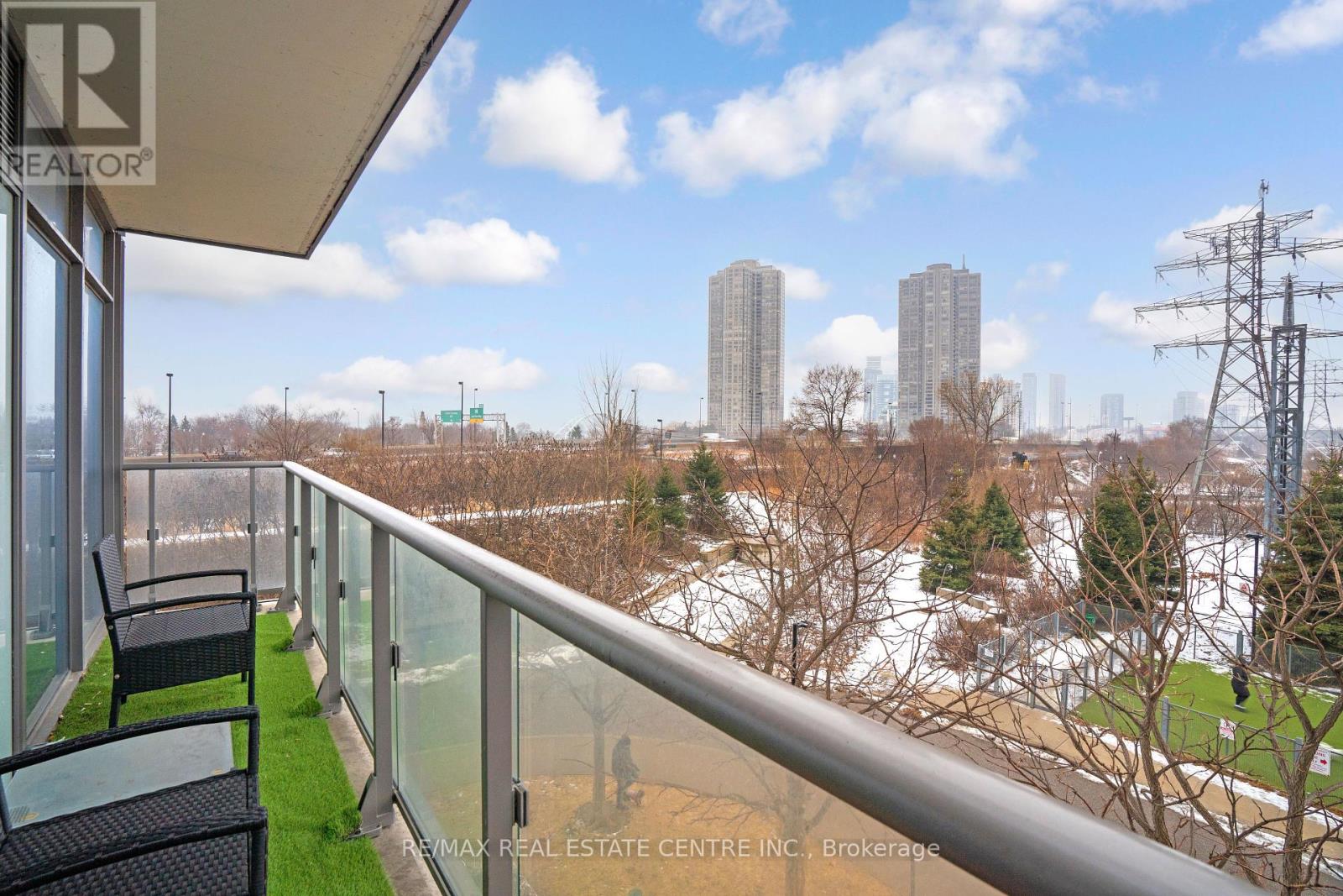 303 - 105 The Queensway Avenue, Toronto, Ontario  M6S 5B5 - Photo 37 - W12113468