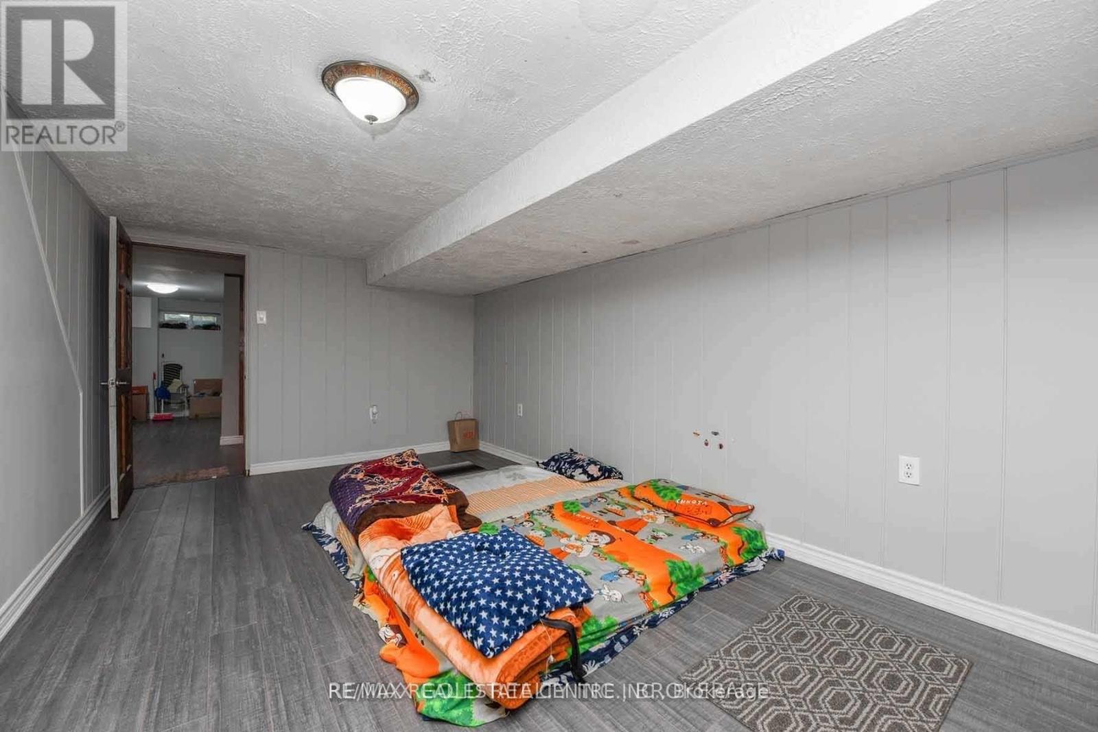 27 Drury (Basement) Crescent, Brampton, Ontario  L6T 1L1 - Photo 8 - W12136920