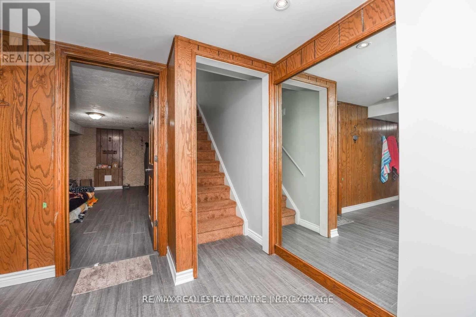 27 Drury (Basement) Crescent, Brampton, Ontario  L6T 1L1 - Photo 2 - W12136920