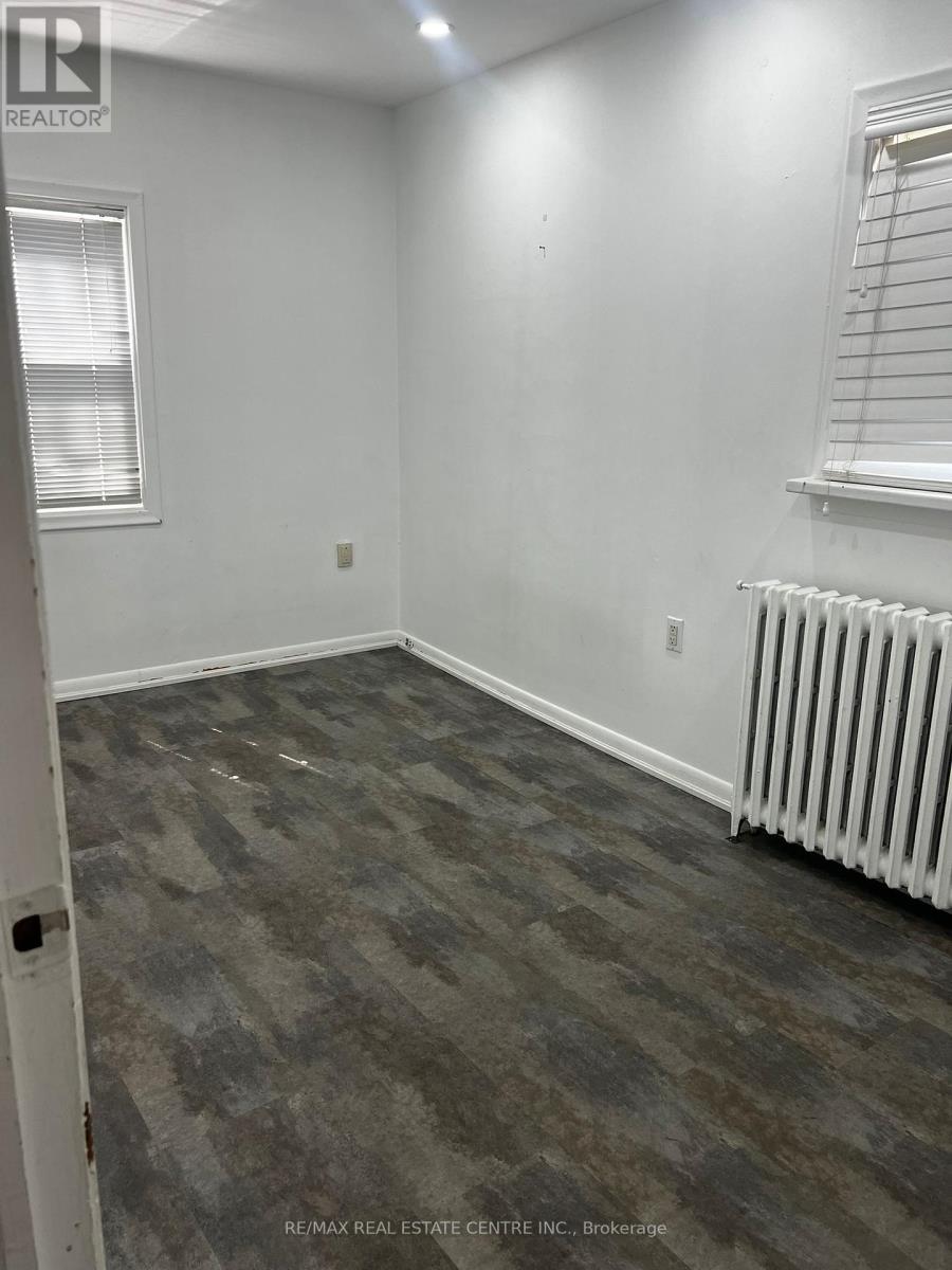 80 Twelfth Street, Toronto, Ontario  M8V 3H1 - Photo 11 - W12141729