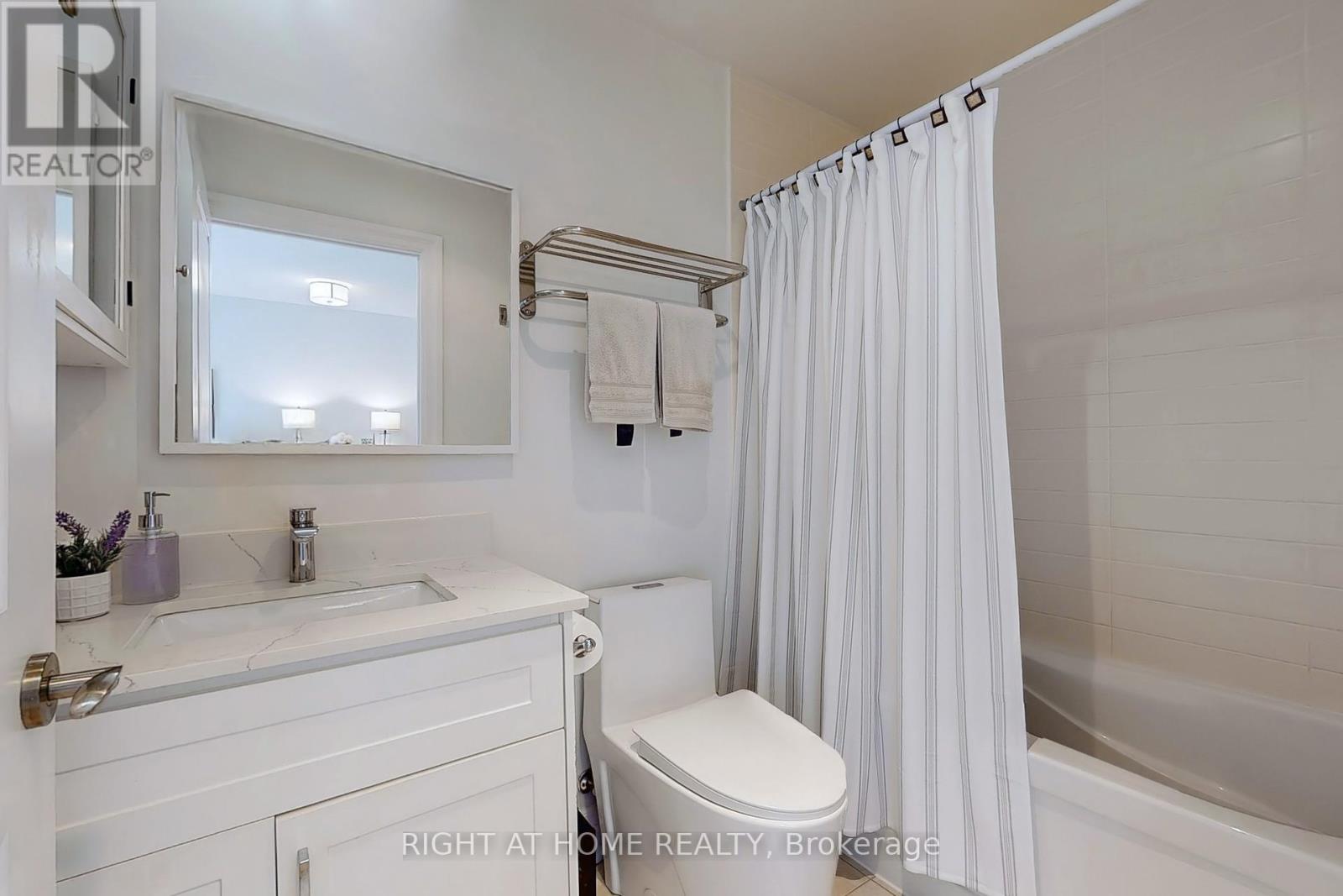 422 - 180 John West Way, Aurora (Bayview Wellington), Ontario  L4G 0R3 - Photo 19 - N12198097