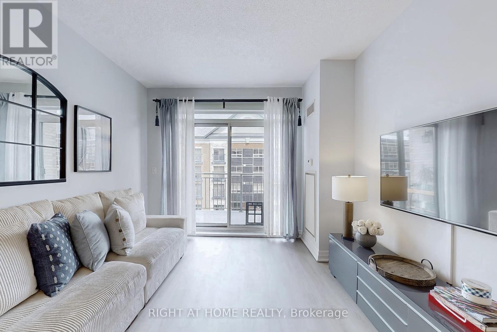 422 - 180 John West Way, Aurora (Bayview Wellington), Ontario  L4G 0R3 - Photo 8 - N12198097