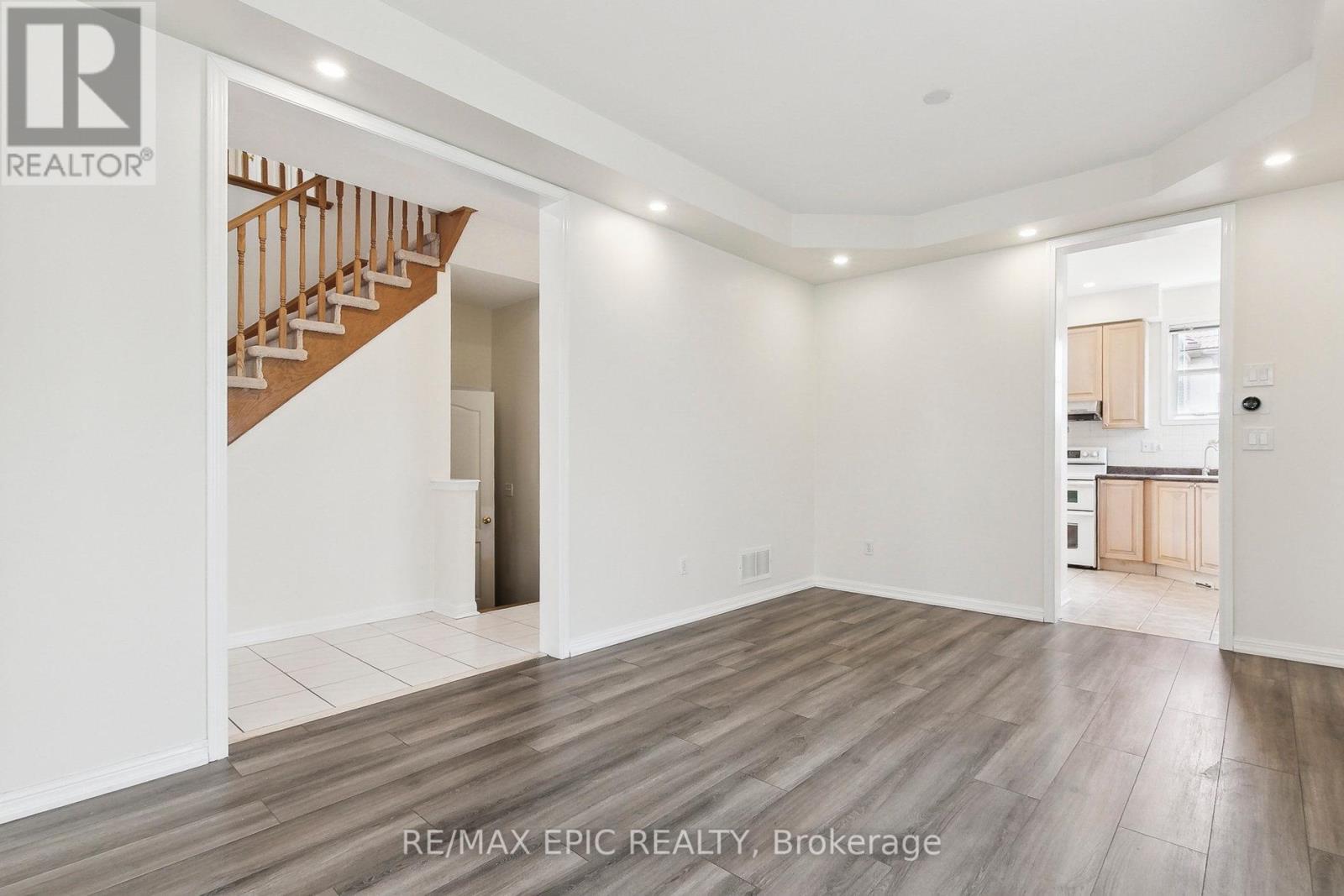 85 Majestic Drive, Markham, Ontario  L6C 2G8 - Photo 6 - N12198115