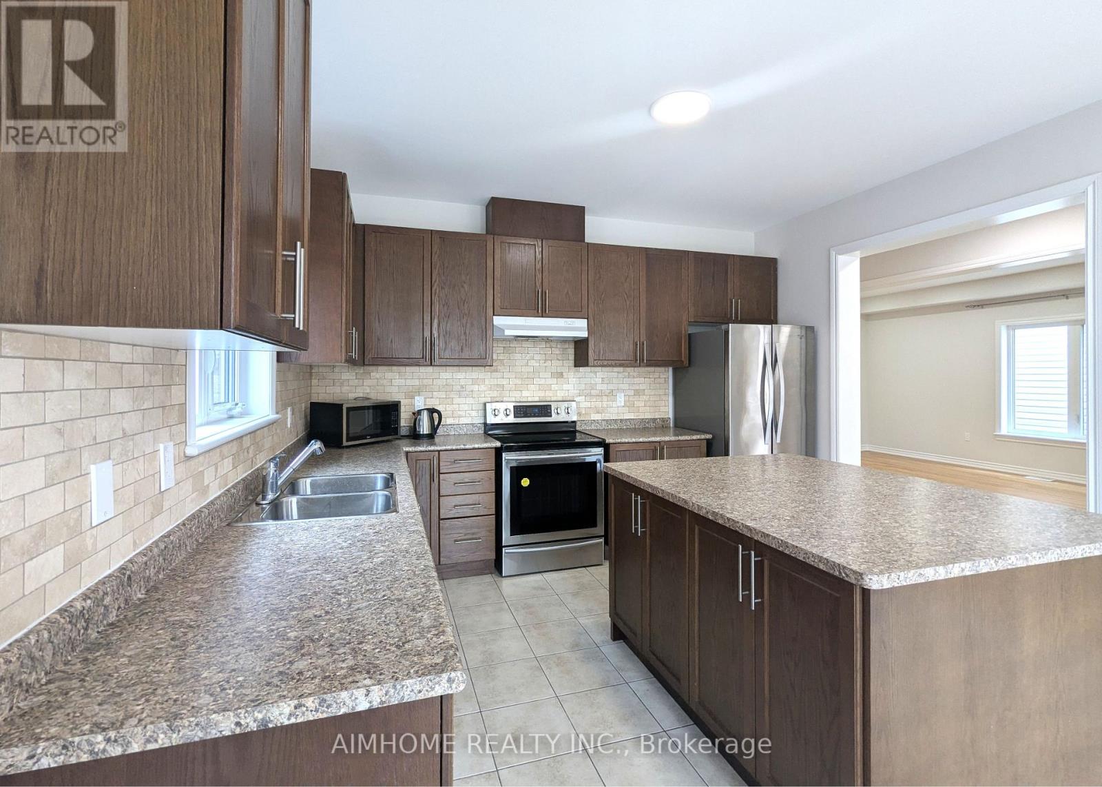 29 Bamburg Street N, Georgina (Sutton & Jackson's Point), Ontario  L0E 1R0 - Photo 10 - N12198184