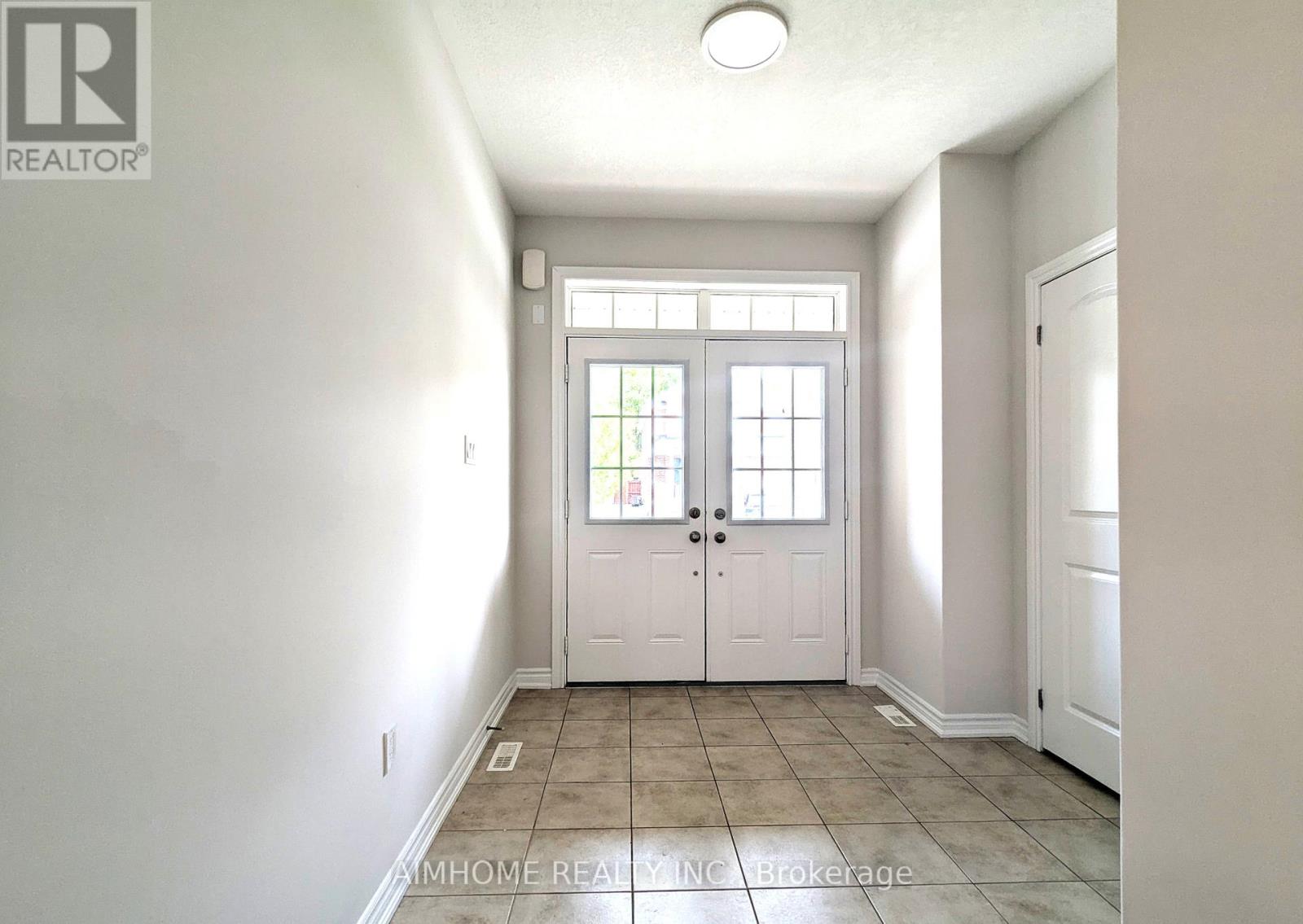 Property at 29 BAMBURG STREET N image 4