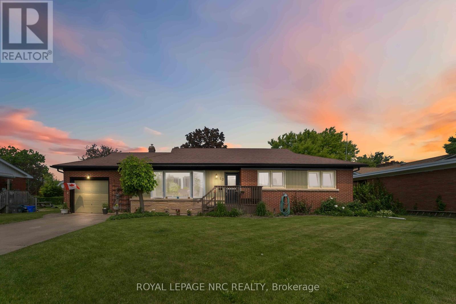 10 Riverview Boulevard, St. Catharines, Ontario  L2T 3L6 - Photo 1 - X12198209
