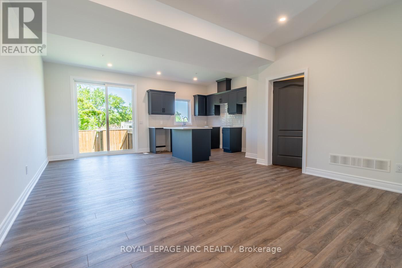 5 - 121a Moffatt Street, St. Catharines, Ontario  L2P 0E8 - Photo 8 - X12198292