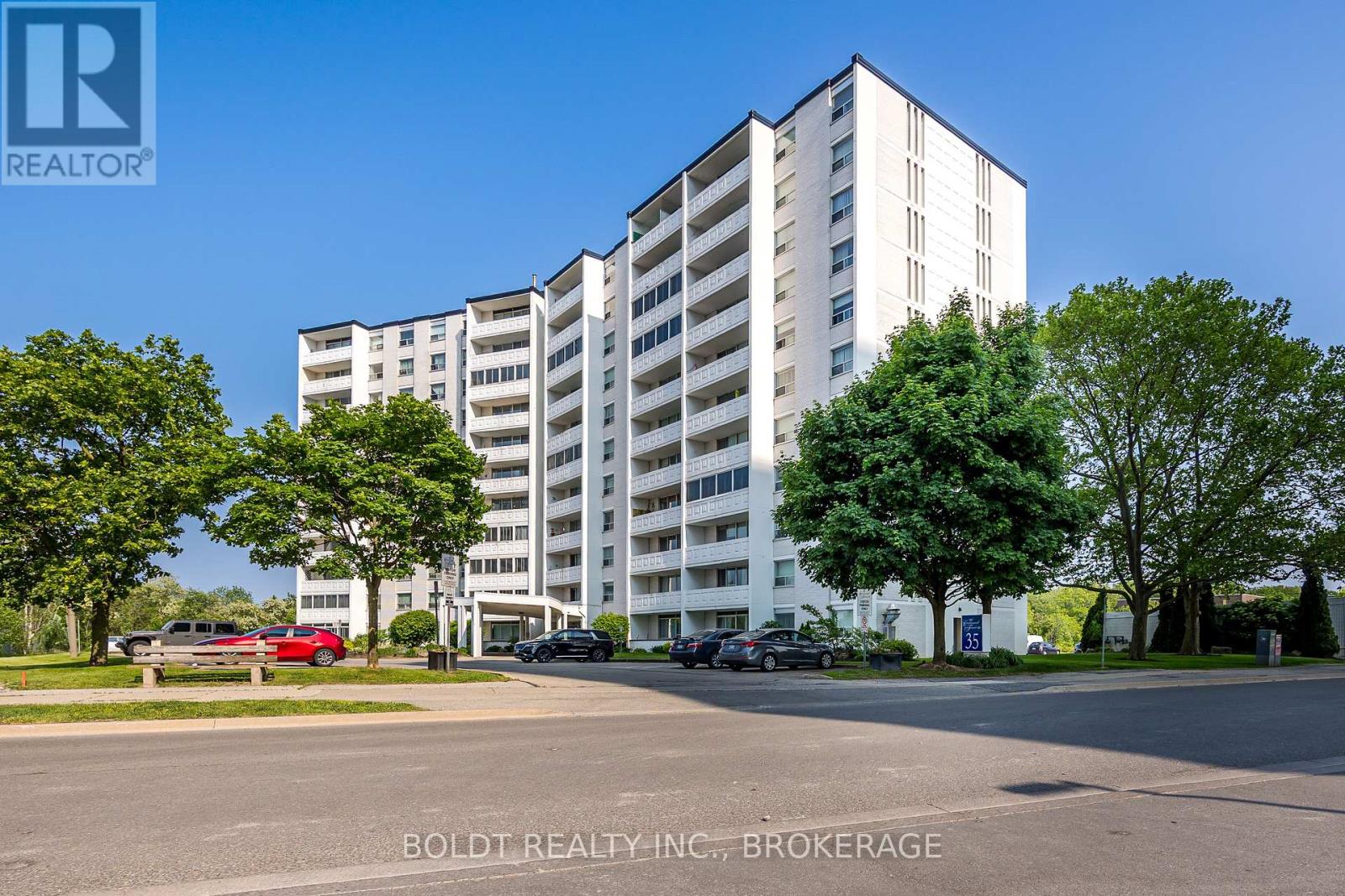 105 - 35 Towering Heights Boulevard, St. Catharines, Ontario  L2T 3G8 - Photo 1 - X12198400
