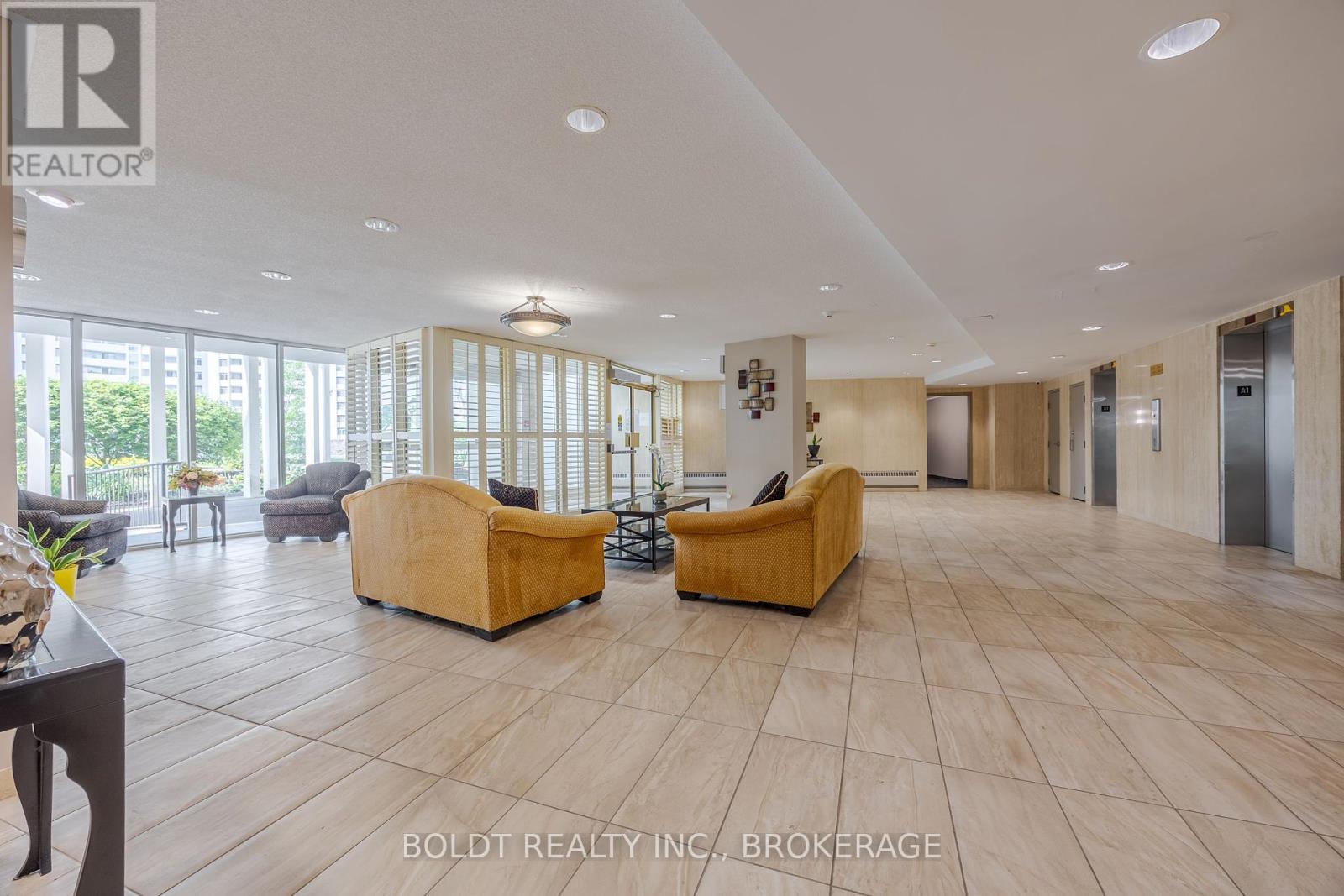 105 - 35 Towering Heights Boulevard, St. Catharines, Ontario  L2T 3G8 - Photo 4 - X12198400