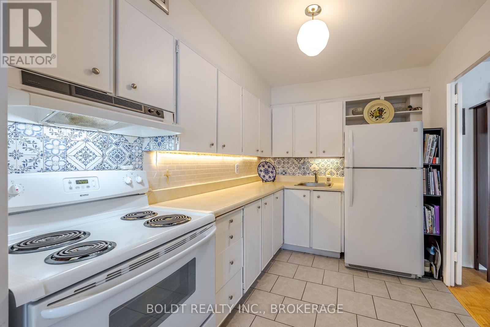 105 - 35 Towering Heights Boulevard, St. Catharines, Ontario  L2T 3G8 - Photo 9 - X12198400