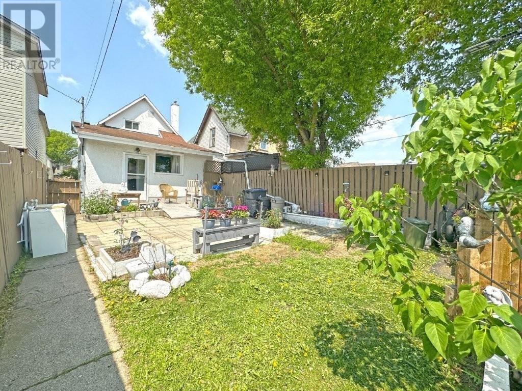 822 Mcintosh Street, Thunder Bay, Ontario  P7C 3A6 - Photo 38 - TB251532